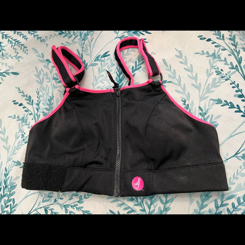 The original Shefit Sports bra. Size: ILuxe